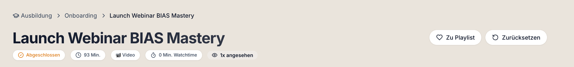 Lektions-Header mit KPI-Pills und Action-Buttons